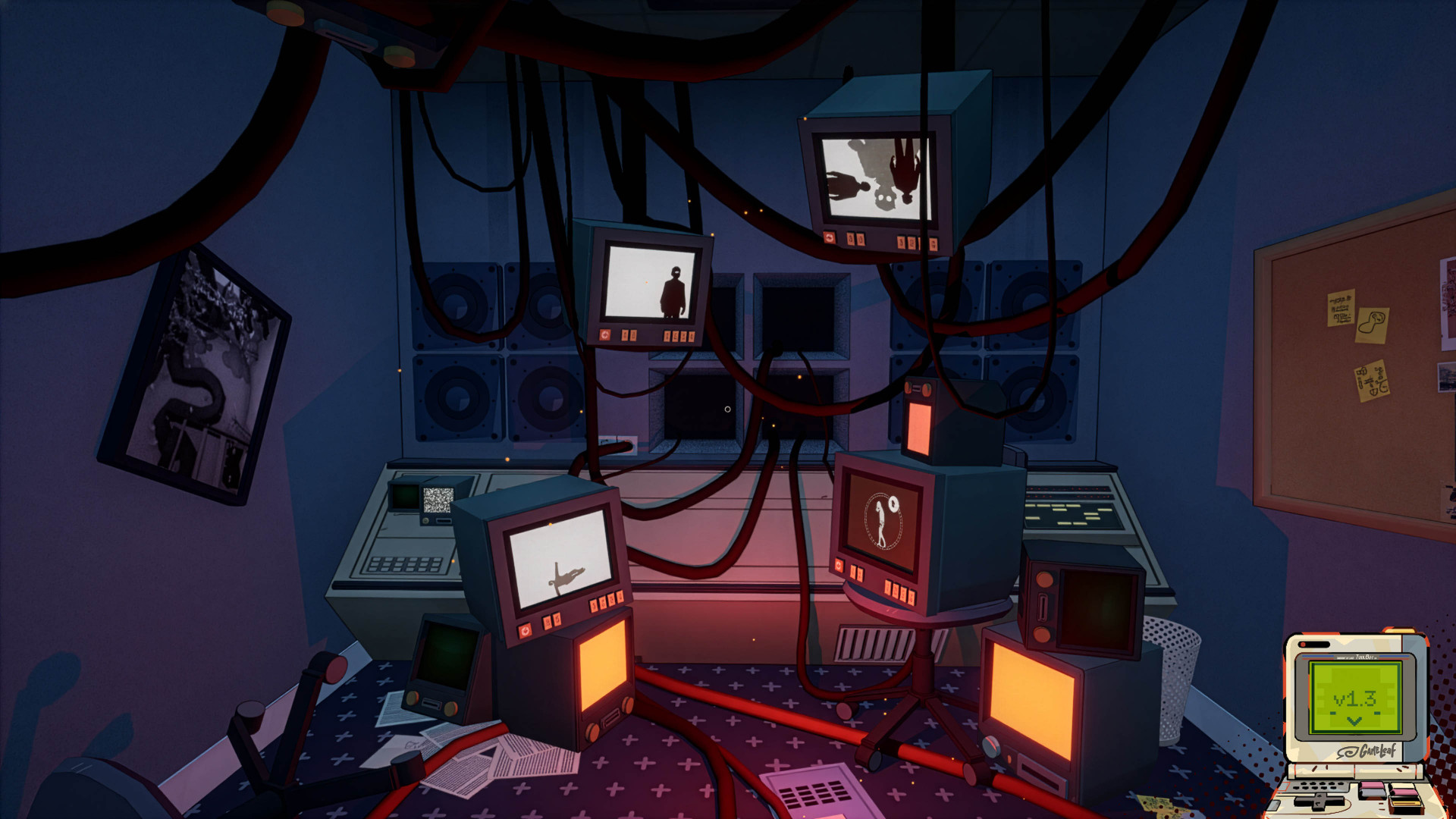 Salle de surveillance, moniteurs et silhouettes