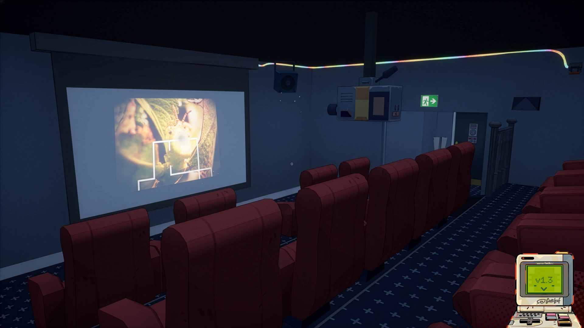 Salle de cinéma projetant l'image d'un insecte